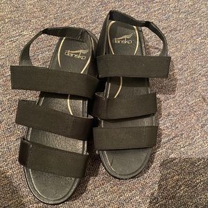 Dansko 39 Sandals